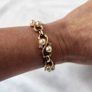 Trifari Women's Vintage Faux Pearl Gold Toned Bracelet Signed